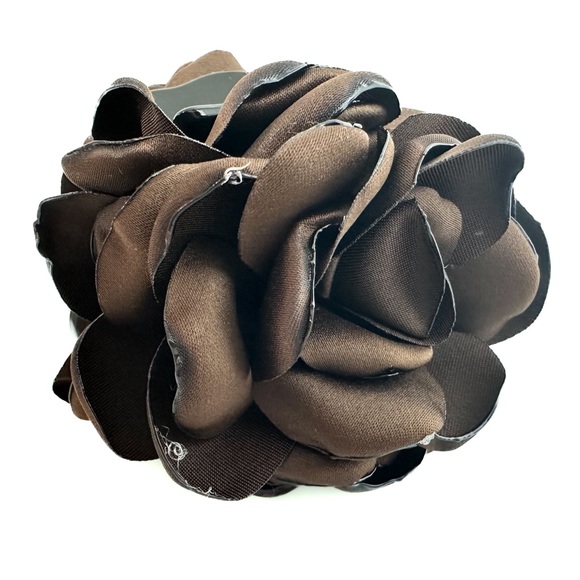 Pretty Boho Rosette Flower Hair Clip in Brown - Picture 2 of 7